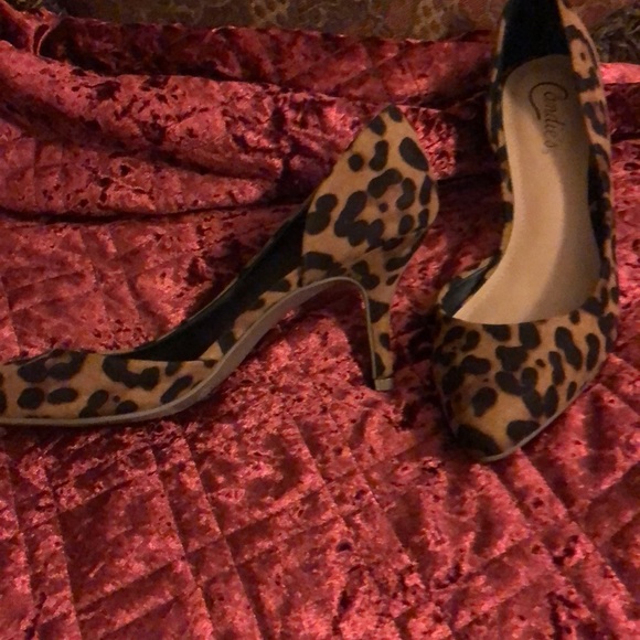 Candie’s Brand Leopard Print Heels - Picture 2 of 6